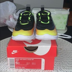 Nike Air MAx Axis RF